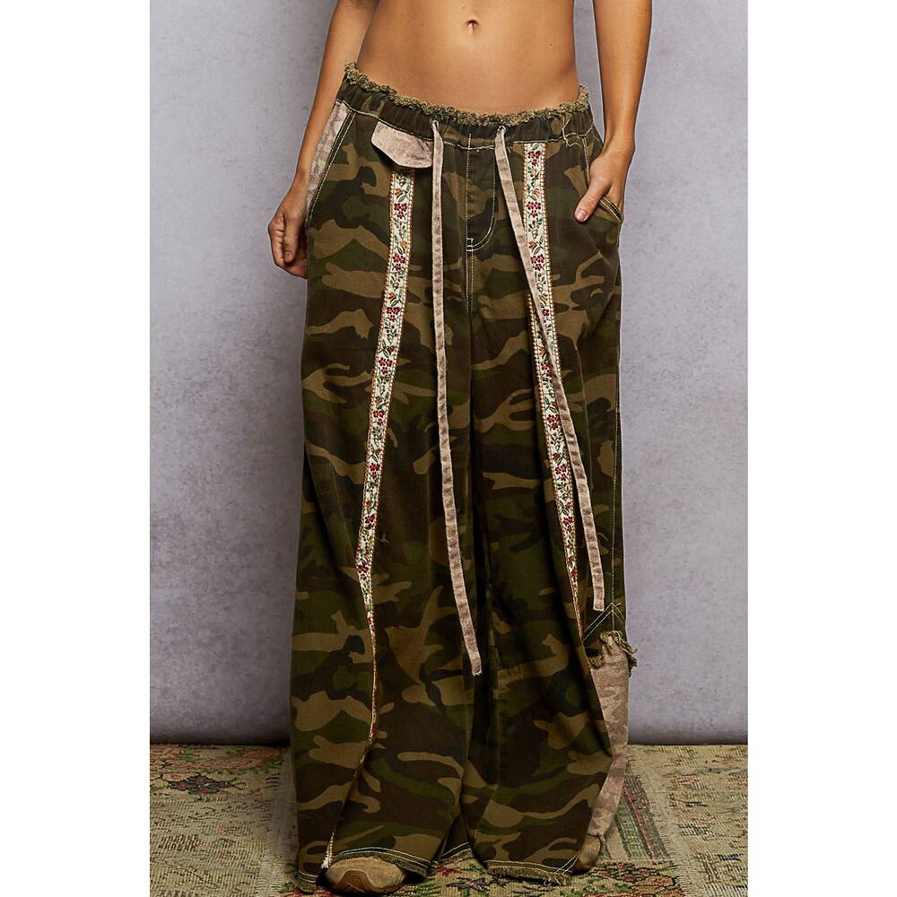 "Flora Striper" Floral Accent Pants in Olive Camo - Picture 5 of 6